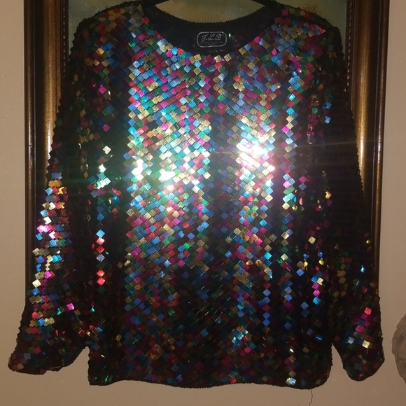 Gorgeous Sequin Top - Picture 7 of 8